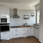Evelyn Apartment
