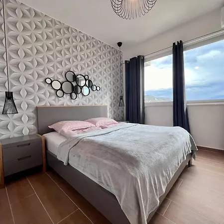 Evelyn Apartment Sarande